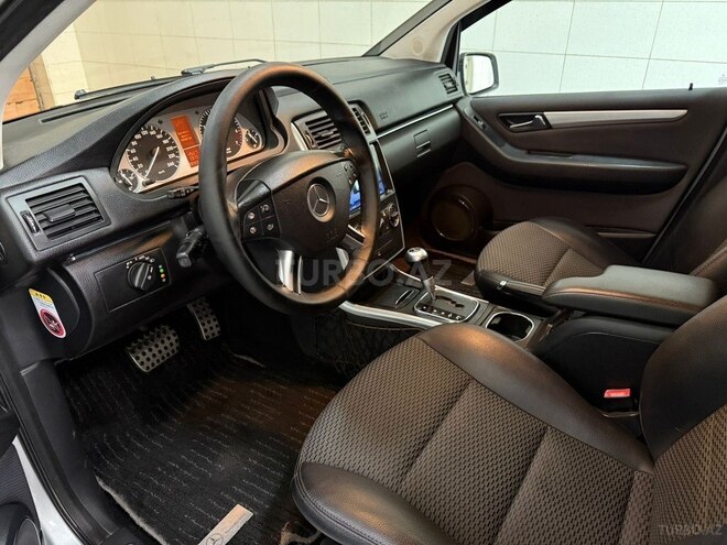 Mercedes B 180 2010, 127,000 km - 1.7 л - Bakı