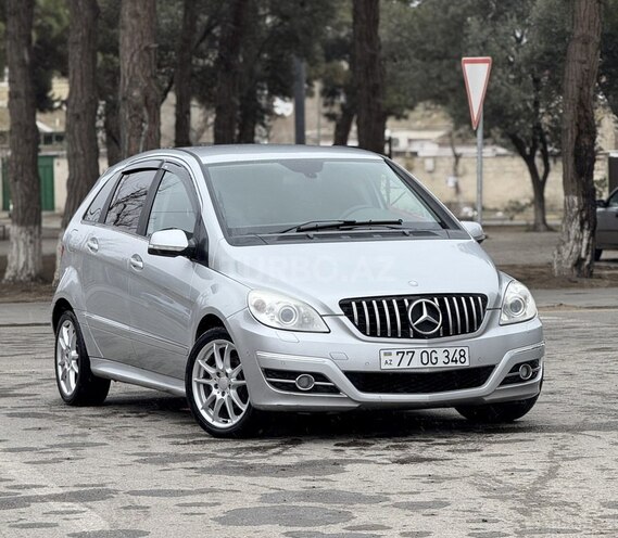 Mercedes B 180 2010, 127,000 km - 1.7 л - Bakı