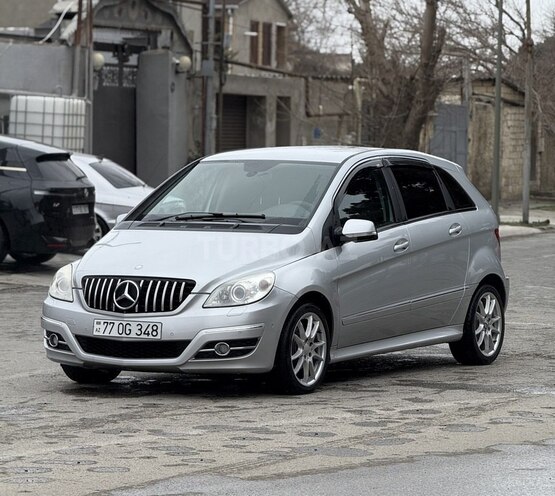 Mercedes B 180 2010, 127,000 km - 1.7 л - Bakı