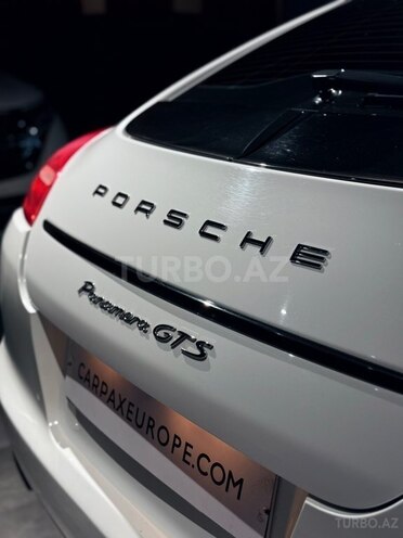 Porsche Panamera GTS-10