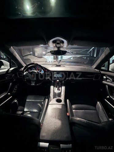 Porsche Panamera GTS-2