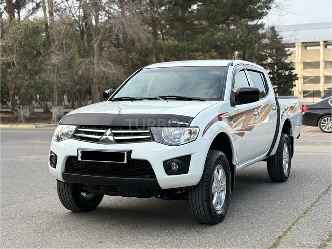 Mitsubishi L200 2014, 174,000 km - 2.5 л - Bakı