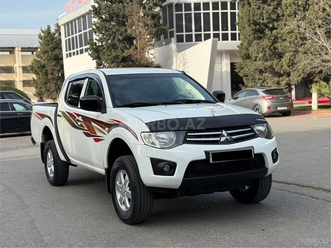 Mitsubishi L200 2014, 174,000 km - 2.5 л - Bakı