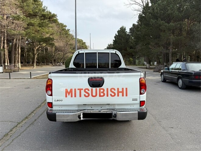Mitsubishi L200 2014, 174,000 km - 2.5 л - Bakı