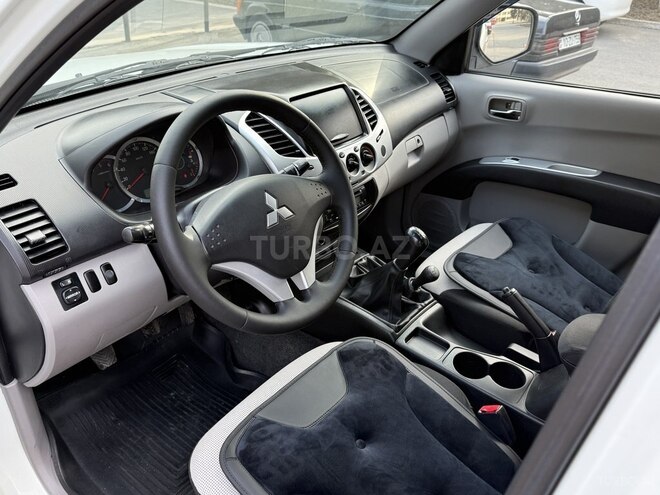 Mitsubishi L200 2014, 174,000 km - 2.5 л - Bakı