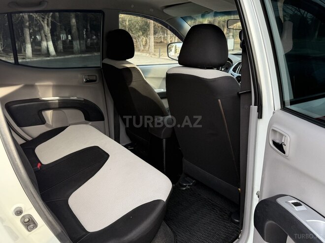Mitsubishi L200 2014, 174,000 km - 2.5 л - Bakı