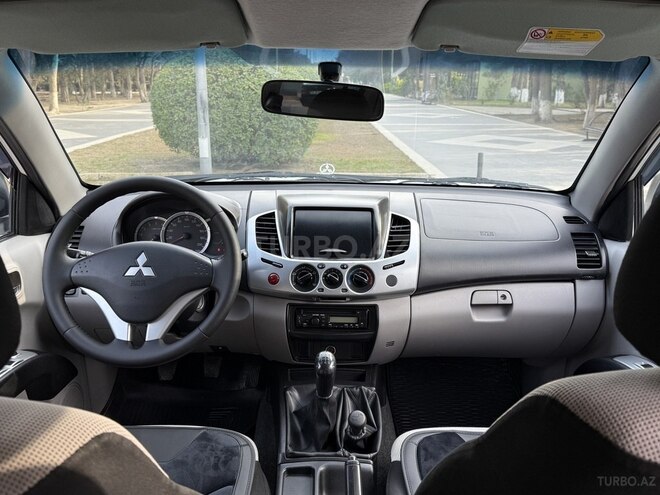 Mitsubishi L200 2014, 174,000 km - 2.5 л - Bakı