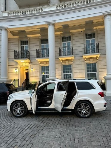 Mercedes GL 550 4MATIC-12