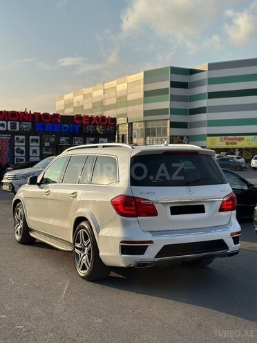 Mercedes GL 550 4MATIC-11