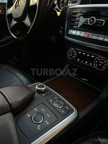 Mercedes GL 550 4MATIC-20