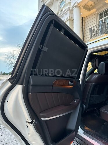 Mercedes GL 550 4MATIC-21