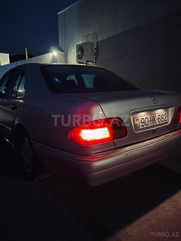Mercedes E 230 1996, 441,589 km - 2.3 l - Bakı