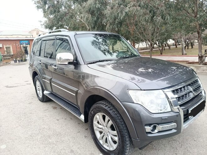 Mitsubishi Pajero 2015, 268,855 km - 3.8 л - Bakı