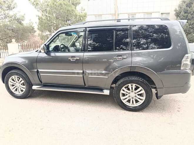 Mitsubishi Pajero 2015, 268,855 km - 3.8 л - Bakı