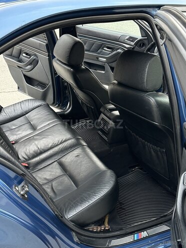 BMW 525 2002, 275,000 km - 2.5 l - Bakı
