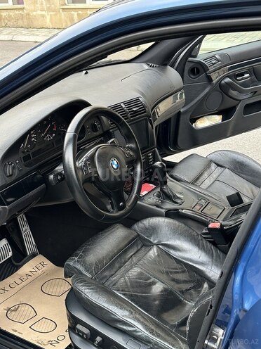 BMW 525 2002, 275,000 km - 2.5 l - Bakı