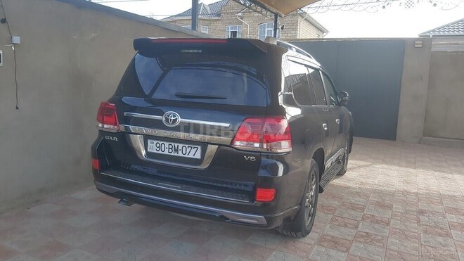 Toyota Land Cruiser-2