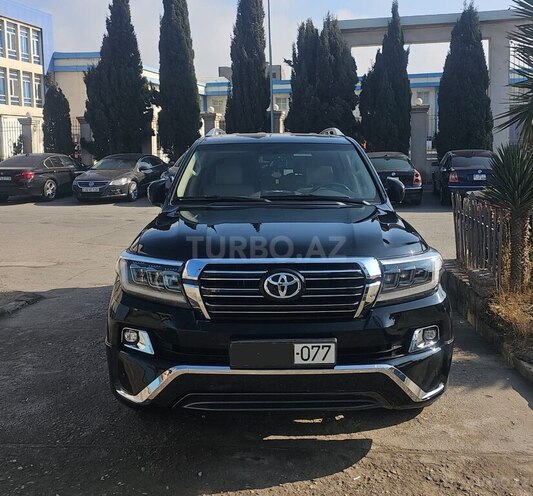 Toyota Land Cruiser-9