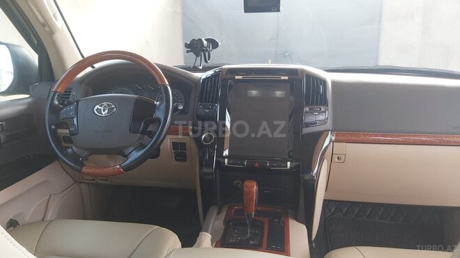 Toyota Land Cruiser-11