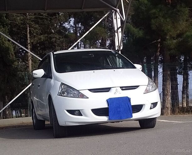Mitsubishi Grandis 2007, 162,000 km - 2.4 l - Bakı