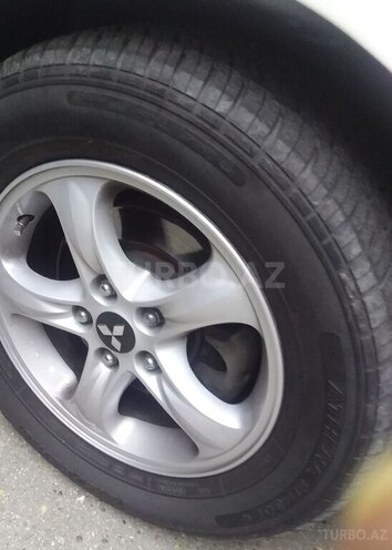 Mitsubishi Grandis 2007, 162,000 km - 2.4 l - Bakı