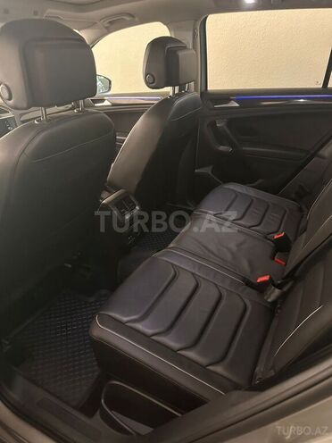 Volkswagen Tiguan-5