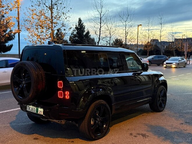 Land Rover Defender-7