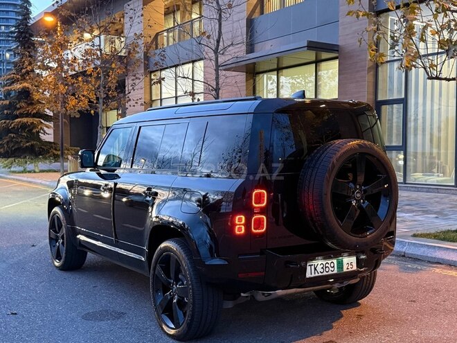 Land Rover Defender-6