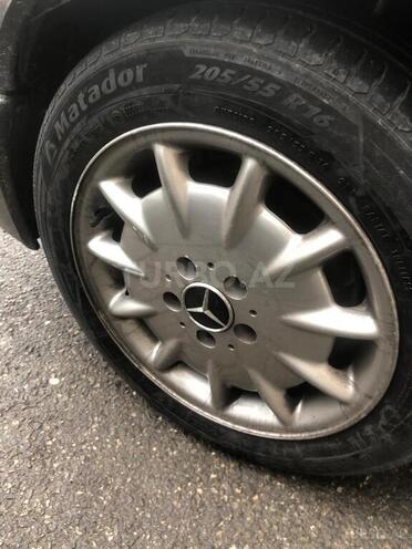 Mercedes 220 E 1994, 251,459 km - 2.2 l - Bakı
