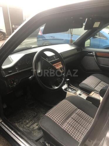 Mercedes 220 E 1994, 251,459 km - 2.2 l - Bakı