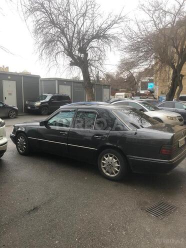 Mercedes 220 E 1994, 251,459 km - 2.2 l - Bakı