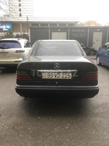 Mercedes 220 E 1994, 251,459 km - 2.2 l - Bakı