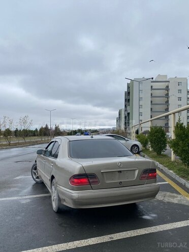 Mercedes E 240 1998, 447,900 km - 2.4 l - Bakı