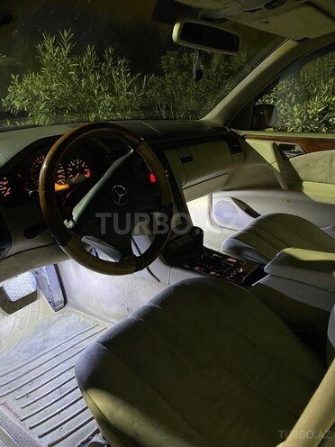 Mercedes E 240 1998, 447,900 km - 2.4 l - Bakı