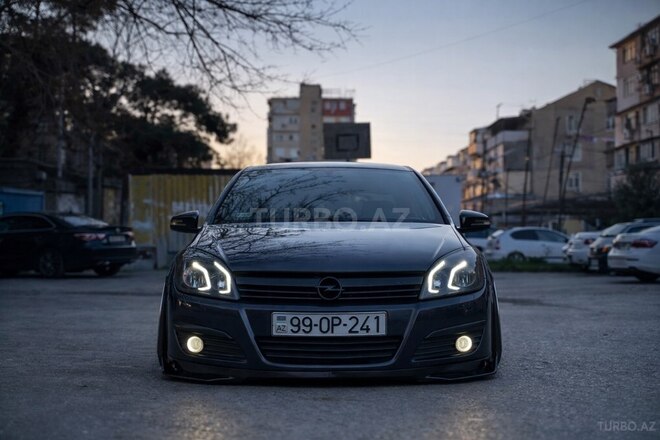 Opel Astra 2006, 240,000 km - 1.3 л - Bakı