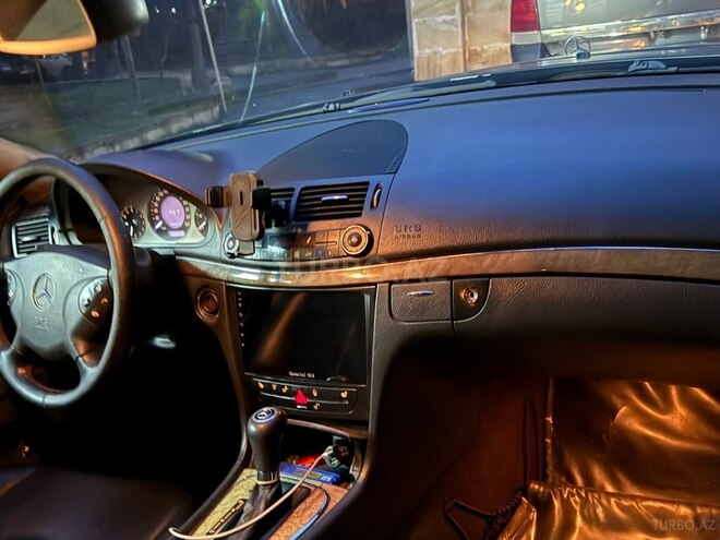 Mercedes E 200 2002, 300,000 km - 2.2 l - Bakı