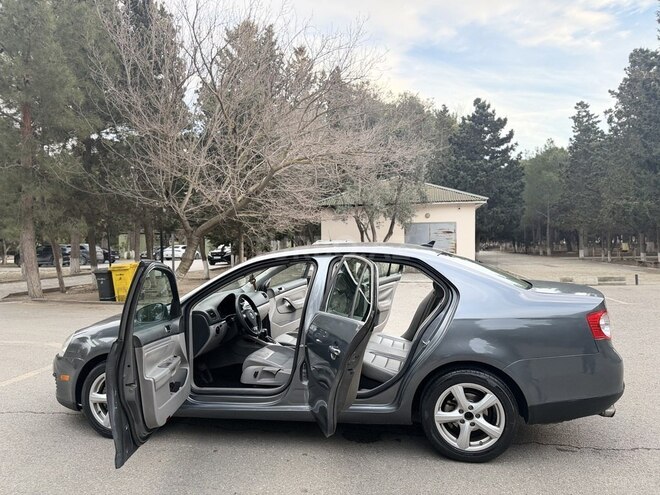 Volkswagen Jetta 2009, 241,477 km - 2.5 l - Sumqayıt