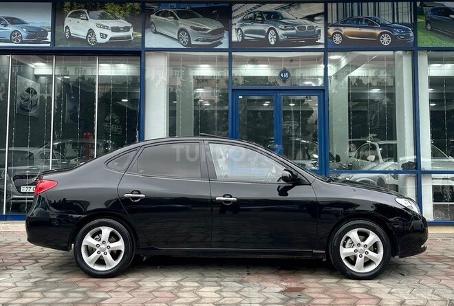 Hyundai Elantra-11