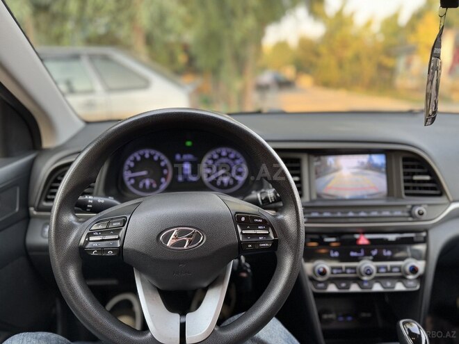 Hyundai Elantra 2019, 163,800 km - 2.0 l - Şirvan