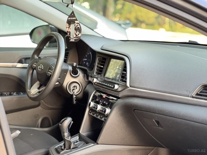 Hyundai Elantra 2019, 163,800 km - 2.0 l - Şirvan