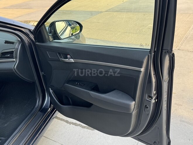 Hyundai Elantra 2019, 163,800 km - 2.0 l - Şirvan