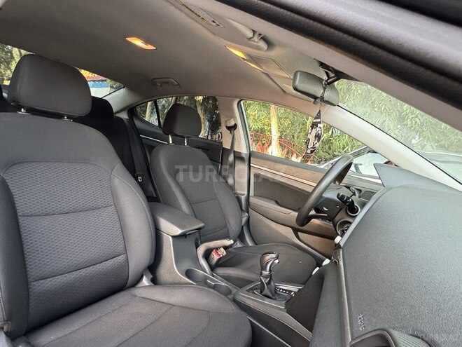 Hyundai Elantra 2019, 163,800 km - 2.0 l - Şirvan