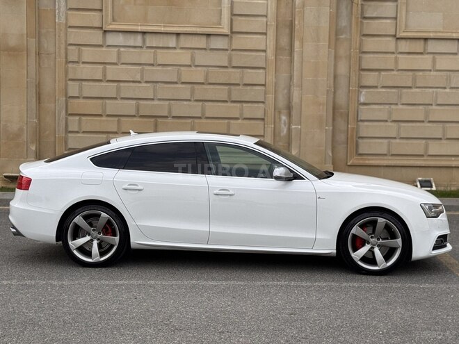 Audi A5-4