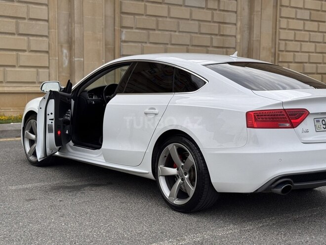 Audi A5-5