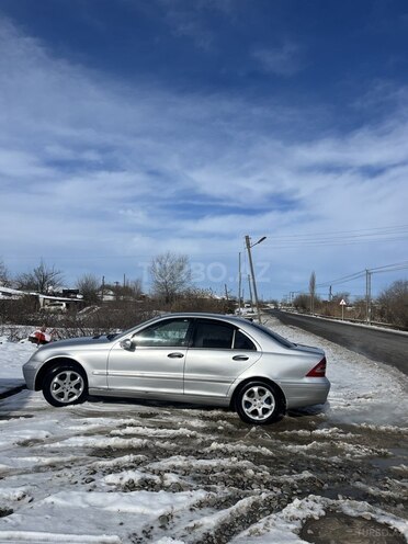 Mercedes C 240 2001, 234,000 km - 2.6 l - Bakı