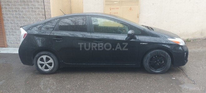Toyota Prius 2015, 325,000 km - 1.8 l - Bakı