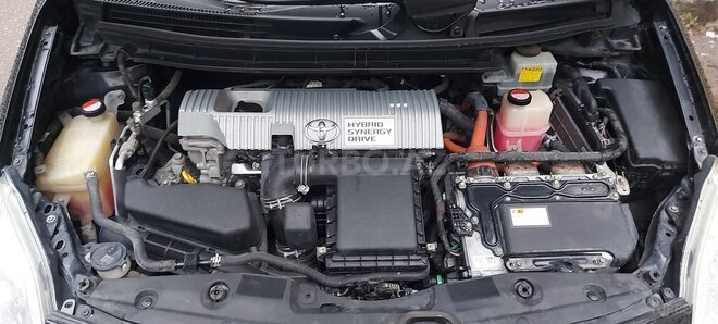 Toyota Prius 2015, 325,000 km - 1.8 l - Bakı