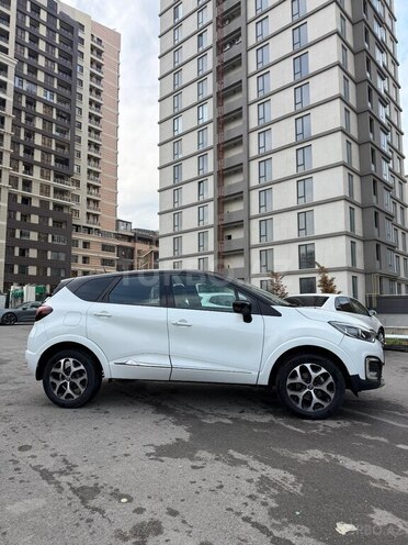 Renault Kaptur 2016, 89,500 km - 2.0 l - Quba