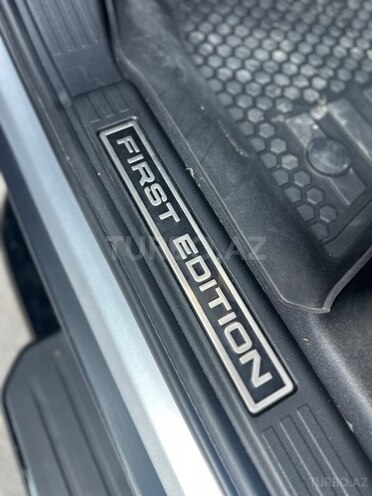 Land Rover Defender-14
