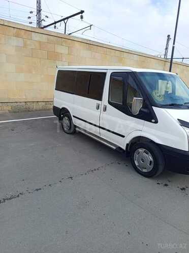 Ford Transit-8